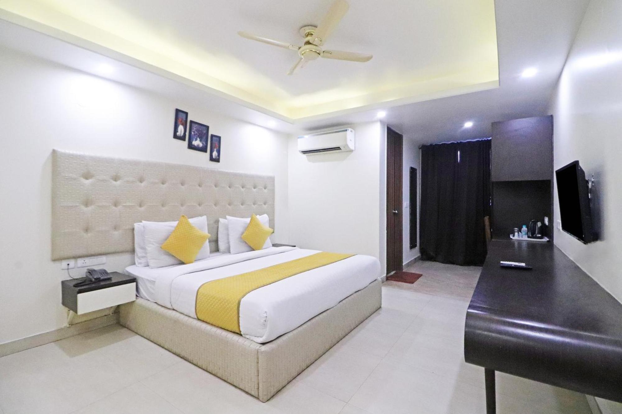 Hotel The Archer Artemis Hospital Road Sector 52 Gurgaon Eksteriør billede