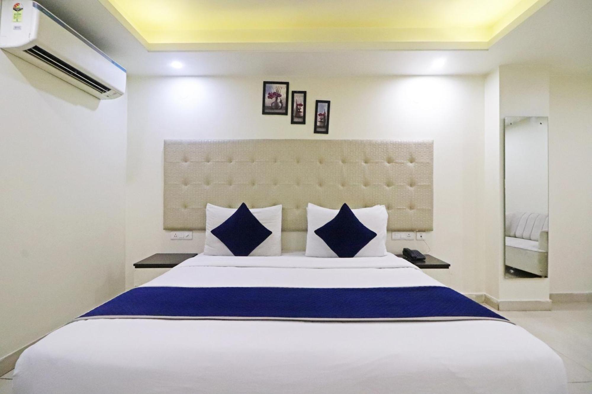 Hotel The Archer Artemis Hospital Road Sector 52 Gurgaon Eksteriør billede