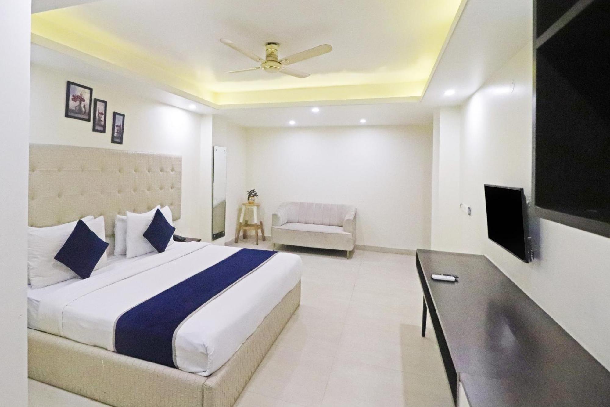 Hotel The Archer Artemis Hospital Road Sector 52 Gurgaon Eksteriør billede