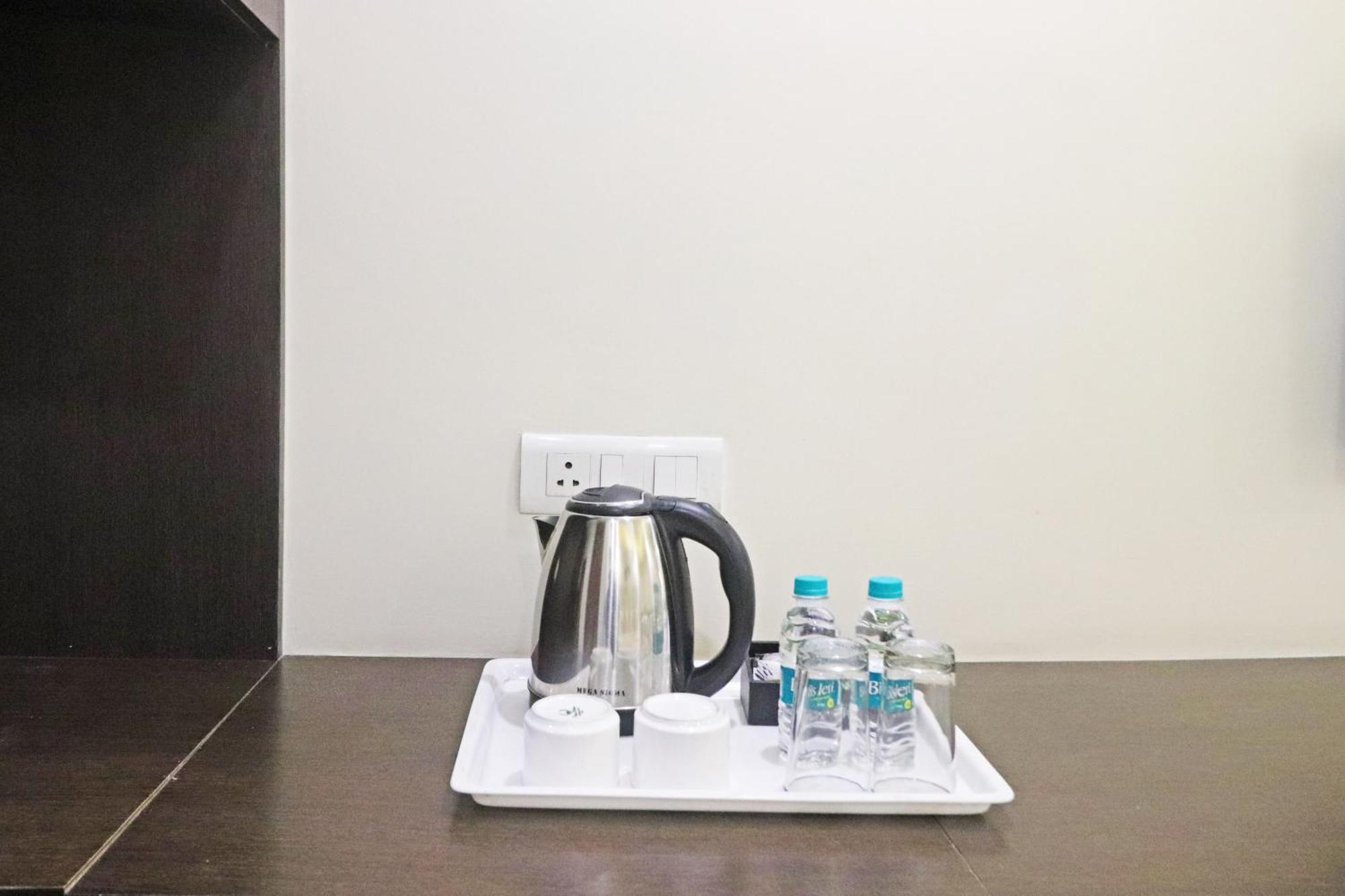 Hotel The Archer Artemis Hospital Road Sector 52 Gurgaon Eksteriør billede