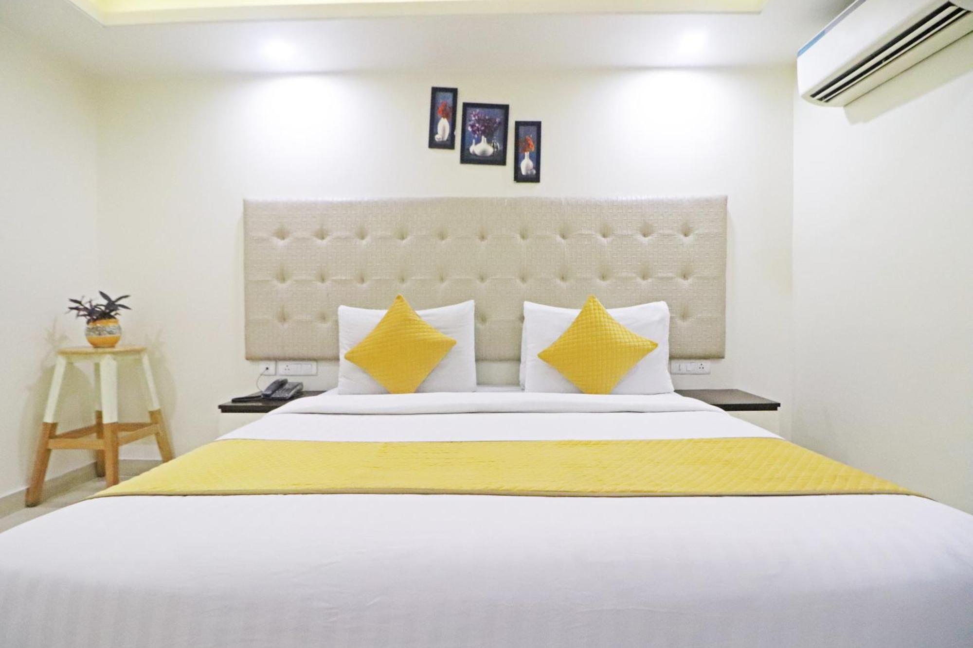 Hotel The Archer Artemis Hospital Road Sector 52 Gurgaon Eksteriør billede